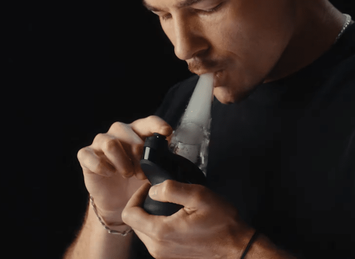 4. Puffco New Peak Smart E-Rig (1) Puffco New Peak Smart E-Rig