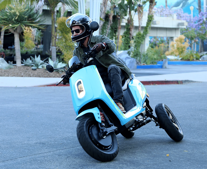 XOTO – Self-Stabilizing 3-Wheel Leaning Electric Scooter