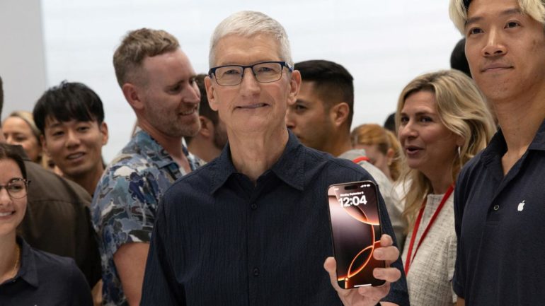 apple-Tim-Cook-announces-newest-family-member